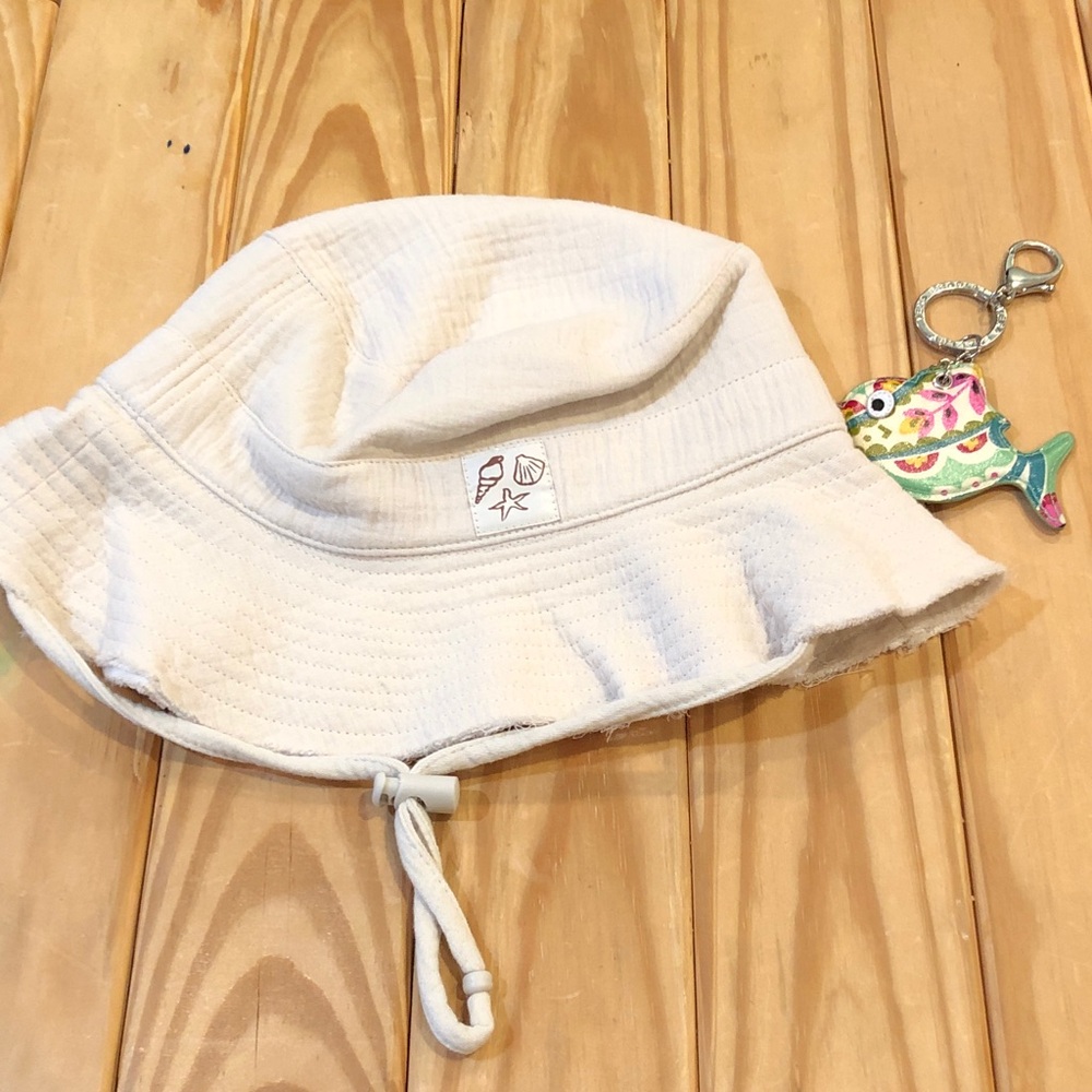Adult Cream Bucket Hat with bonus Fish Keychain